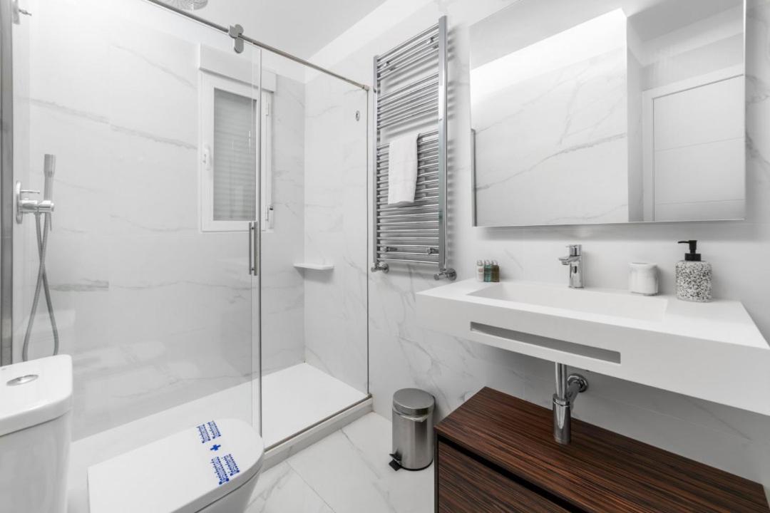 2 Bedrooms 1 Bathroom Furnished - Centro - Equipped & Stylish - Minty Madrid